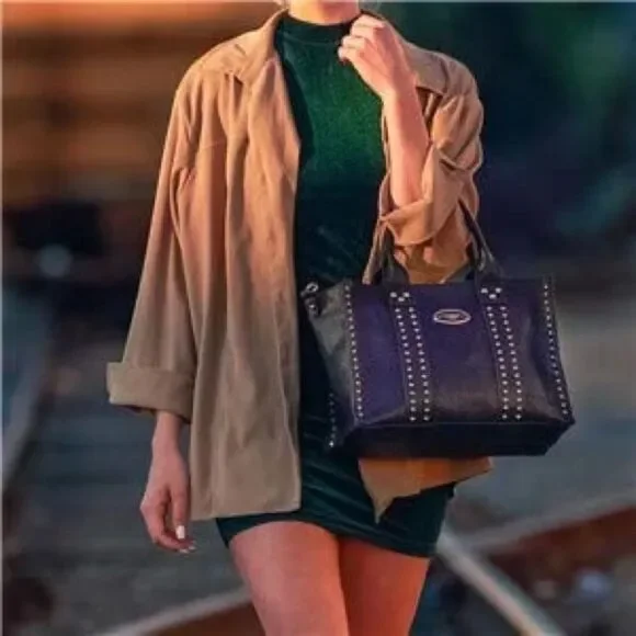 ⭐️Host Pick⭐️3 N 1 Chic Studded Handbag - Picture 12 of 12